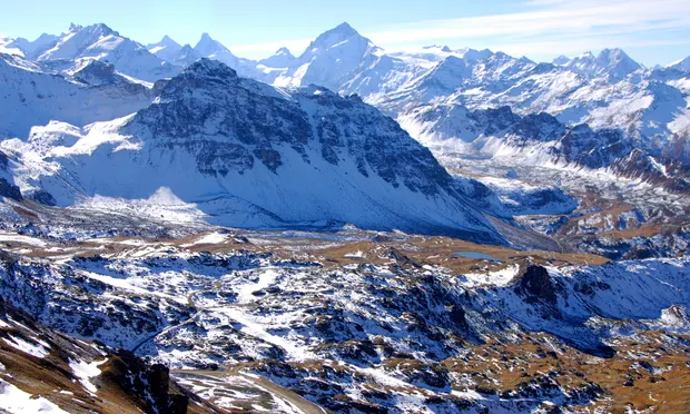 Гірський масив в швейцарському кантоні Вале. Фото Guenter Fischer