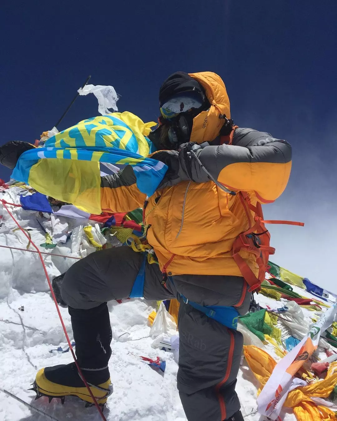 Ярослав Самсоненко на вершині Евересту. Фото Валентин Сипавін