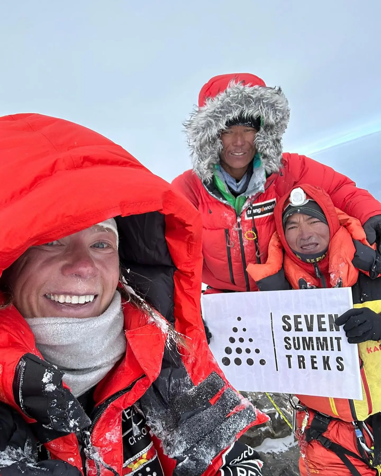 Крістін Харіла (Kristin Harila), Тенжен Лама Шерпа (Tenjen Lama Sherpa), Мінгтемба шерпа (Mingtemba Sherpa). Фото Seven Summit Treks