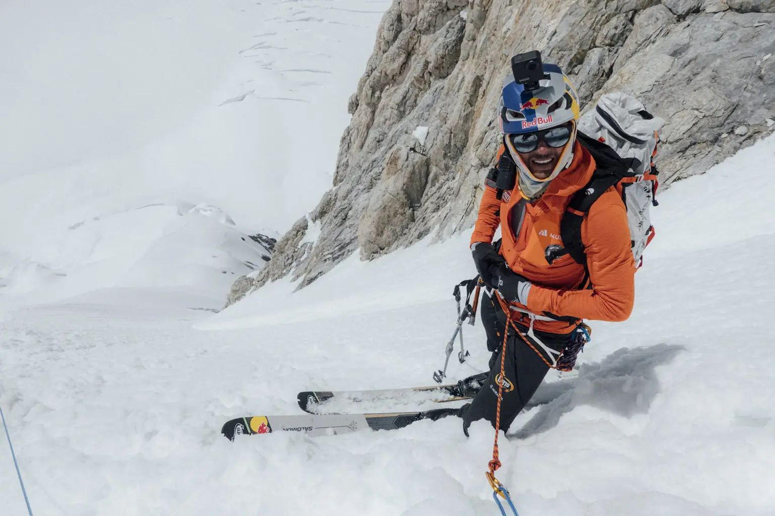 Анджей Баргель (Andrzej Bargiel) здійснив лижний спуск з восьмитисяника Гашербрум II (Gasherbrum II, 8035 м). Фото Andrzej Bargiel