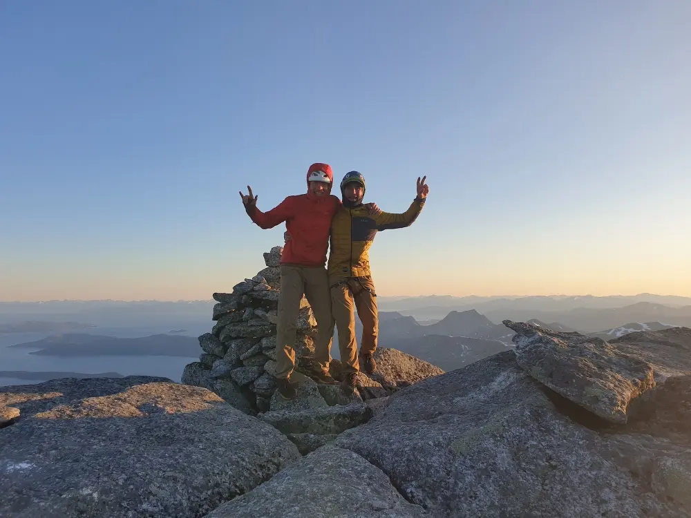 Йода Долманс (Joda Dolmans) та Андреас Відлунд (Andreas Widlund) на вершині гори Штетінд (Stetind) у Норвегії. Фото Joda Dolmans