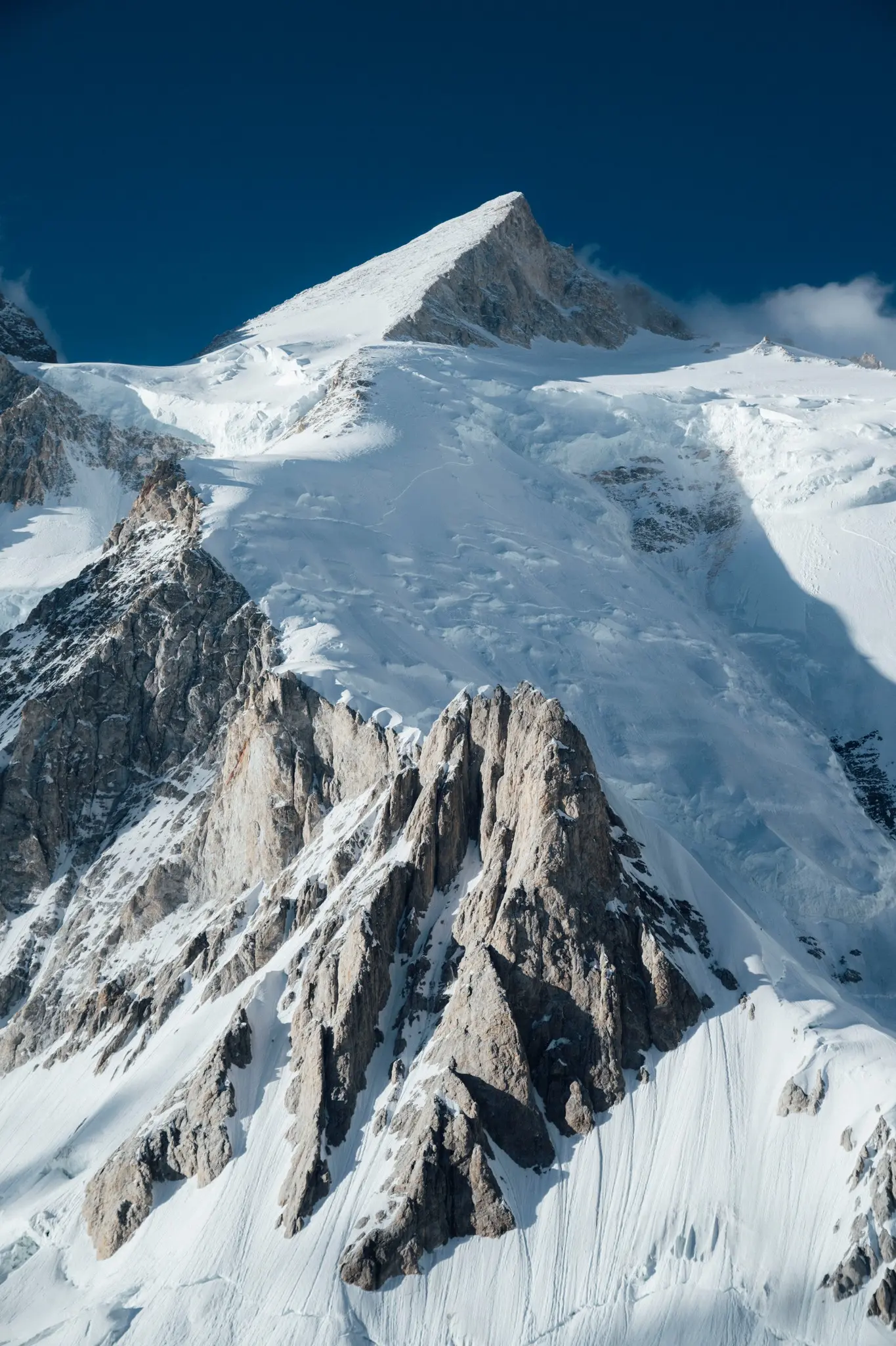 восьмитисячник Гашербрум I (Gasherbrum I, 8080 м). Фото Andrzej Bargiel
