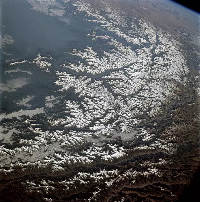 Гірський масив Гіндукуш. Фото з пілотованого корабля Apollo 9 