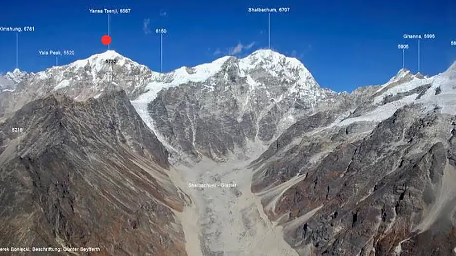 вершина під назвою Дагпаче (Dhagpache) заввишки 6567 метрів, що знаходиться в регіоні Лангтанг Гімал (Langtang Himal), на кордоні між Непалом і Тибетом.
