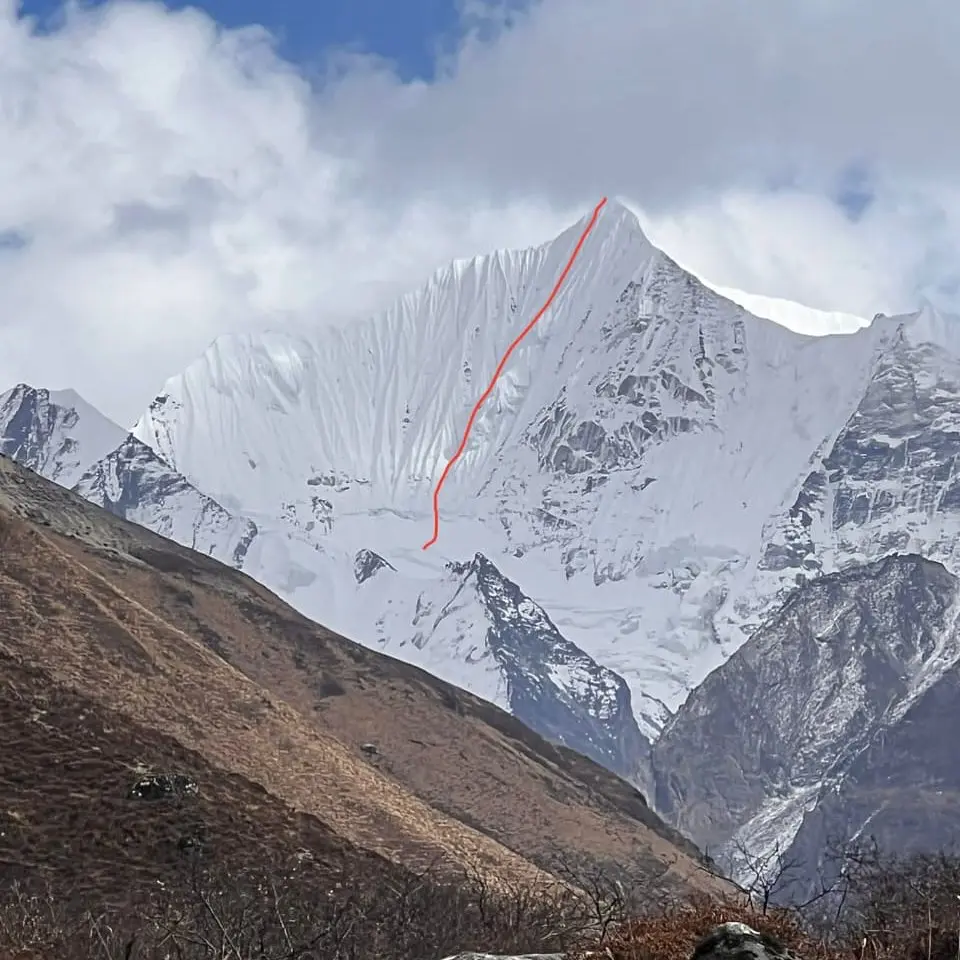 новий маршрут на вершину гори Гангчемпо (Gangchenpo / Ganchempo) висотою 6378 метрів у Непалі.