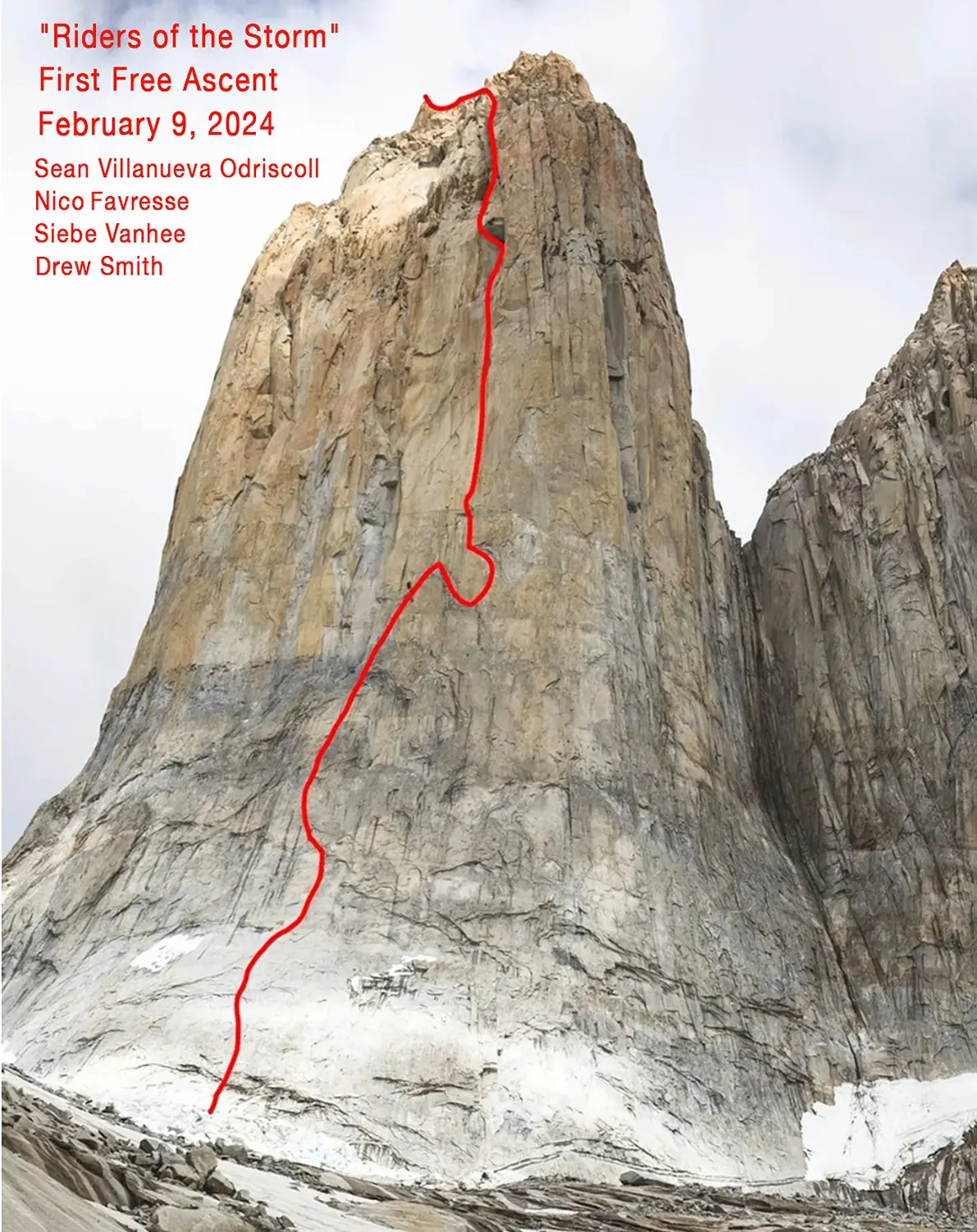 маршрут "Riders on the Storm" (41 мотузка, 1300 метрів 7с+/А3) по центру східної стіни Torre Central (2460 м). Фото Drew Smith 